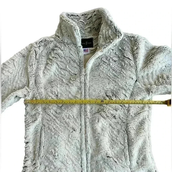 Andrea Faye Fleece  Full Zip Cream Jacket - Picture 8 of 9